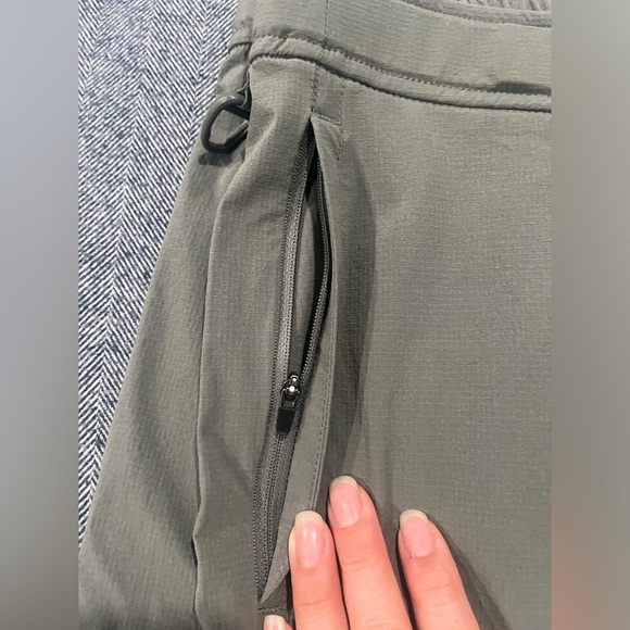 Orvis Wonder Ripstop Trail Zip-Off Pants | size 14 | color sagebrush - Picture 7 of 11